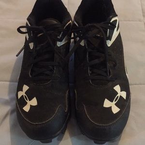 Boys/girls baseball cleats!